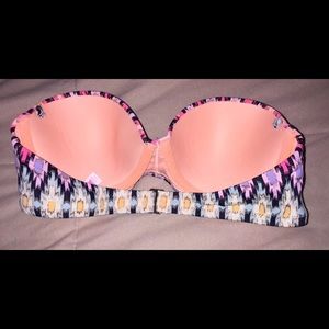 32 B Victoria Secret strapless swim top